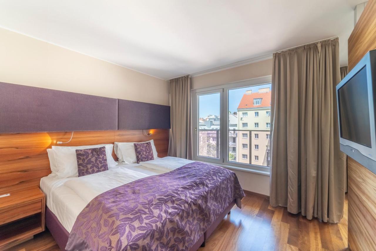 Pakat Suites Hotel Wina Bagian luar foto