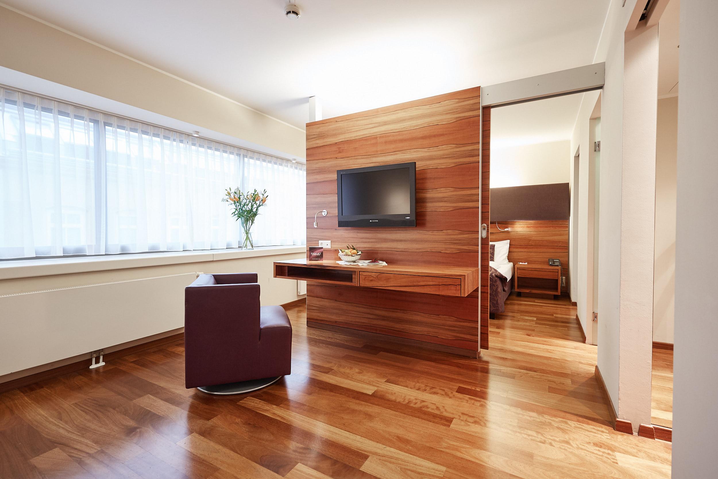 Pakat Suites Hotel Wina Bagian luar foto