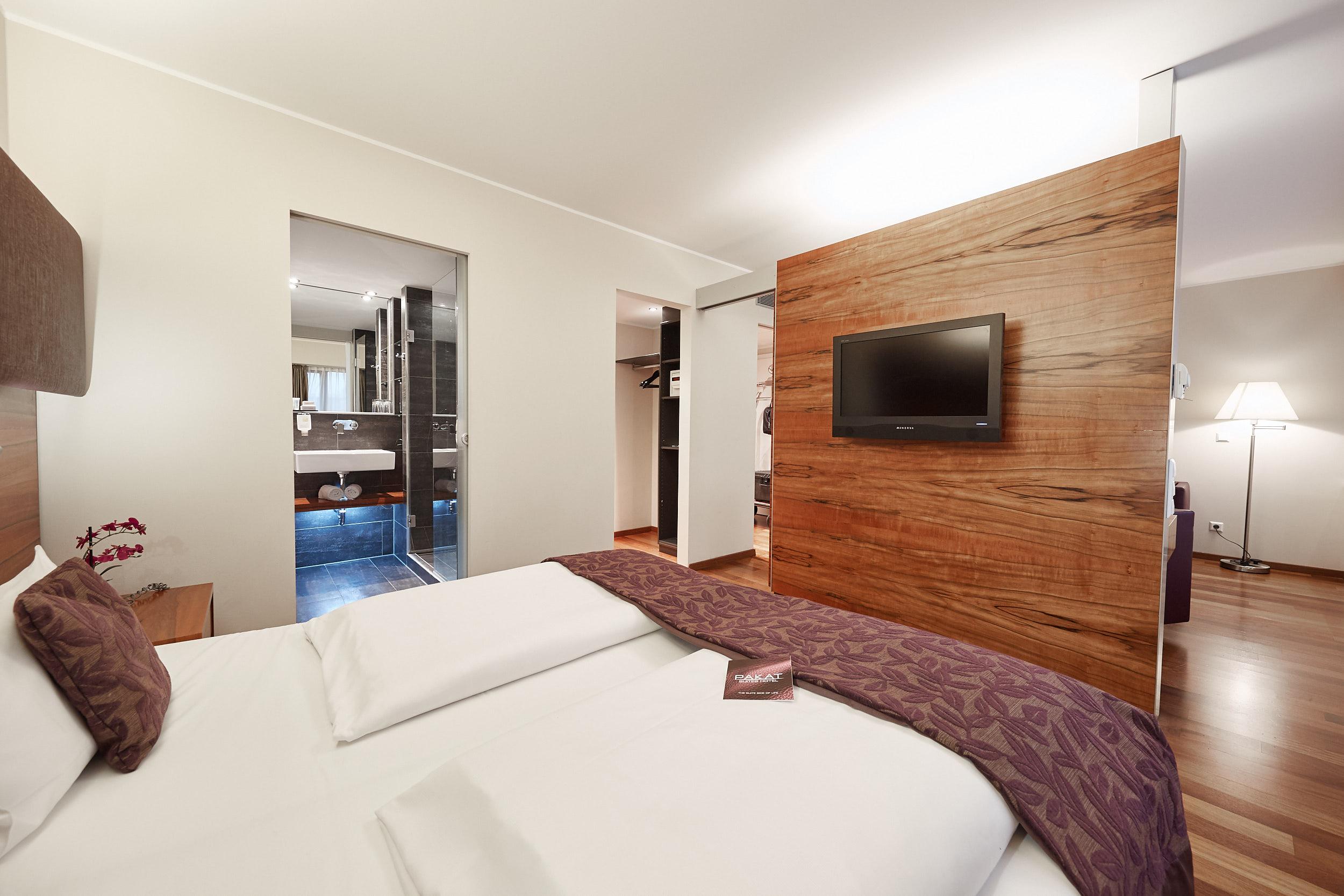 Pakat Suites Hotel Wina Bagian luar foto