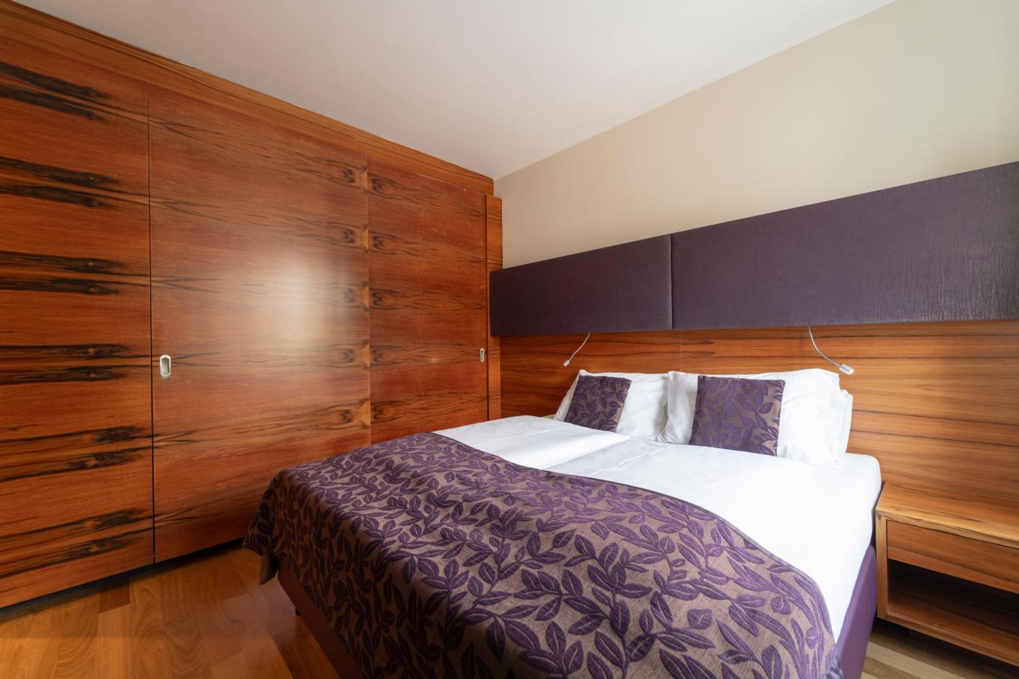Pakat Suites Hotel Wina Bagian luar foto
